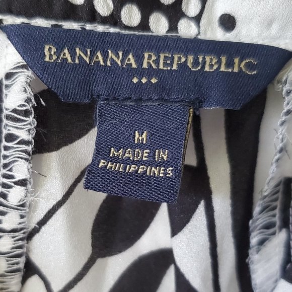 Banana Republic (Medium Black and White Top) - Picture 4 of 8